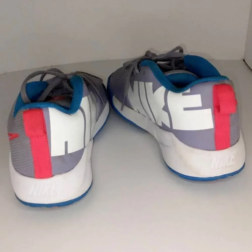 Nike Team Hustle Quick 2 Girls Gray & White Sneakers - Size 5Y